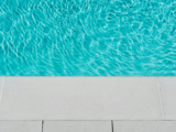 Guide d’achat pour choisir le meilleur carrelage piscine en ligne